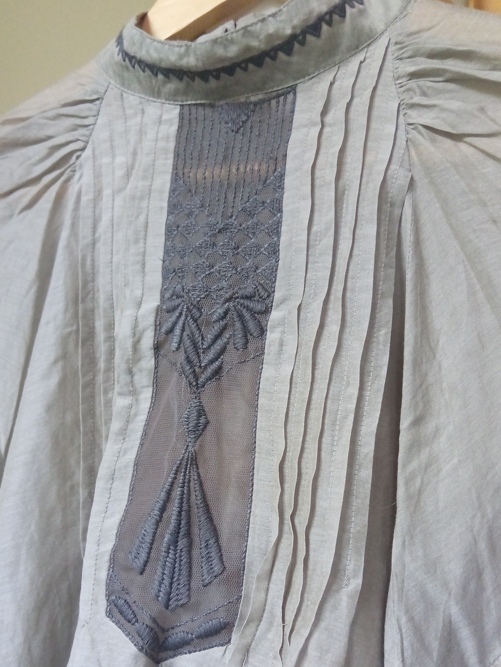 P19 L25" Zara Puff sleeves Silk Blend Embroidery Hi neck Top - oversized - Picture 2 of 16